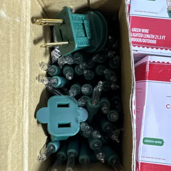 Christmas Holiday Time 100 Clear Mini Lights Green Wire 23 FT (7 m) Lot of 4 New - Picture 8 of 8